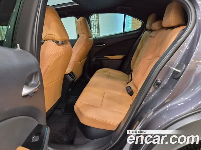 Lexus UX250h 2024 — Şəkil 13/15