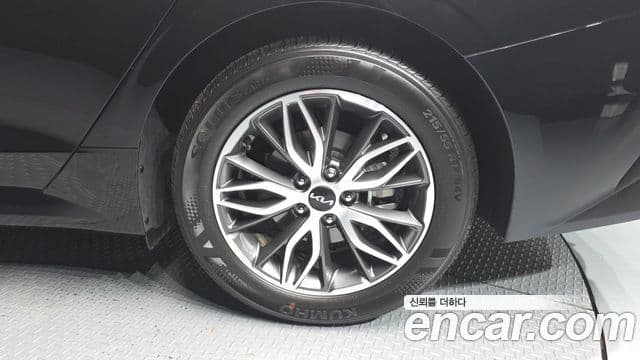 Kia K5 2023 — Photo 11/32