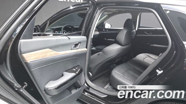 Kia K5 2023 — Photo 10/32