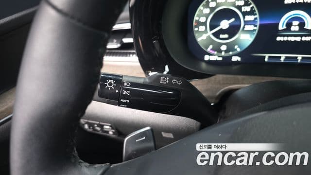 Kia K5 2023 — Photo 20/32