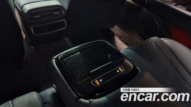 Genesis Electrified G80 2021 — ფოტო 19/20