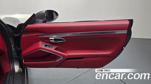 Porsche 718 Cayman 2021 — Photo 15/30