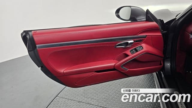 Porsche 718 Cayman 2021 — Photo 21/30
