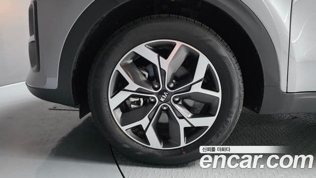 Kia Sportage The Bold 2020 — ფოტო 4/20