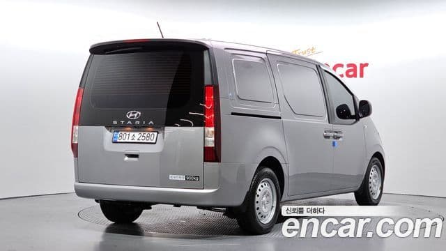 Hyundai Staria 2024 — ფოტო 2/20