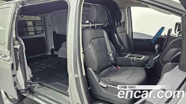 Hyundai Staria 2024 — ფოტო 10/20