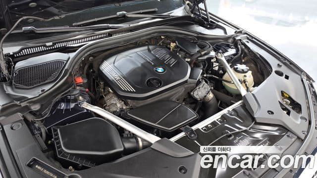 BMW 5 Series 2019 — ფოტო 6/20