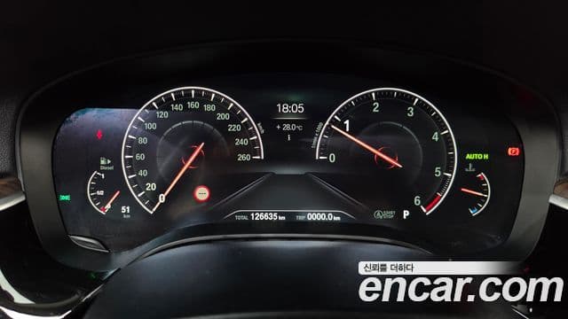 BMW 5 Series 2019 — ფოტო 8/20