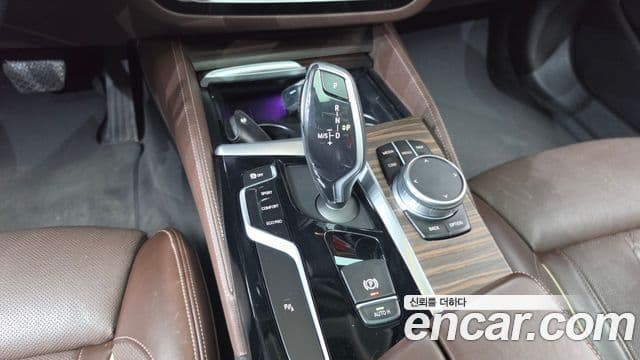 BMW 5 Series 2019 — ფოტო 9/20