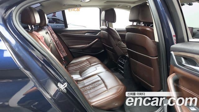 BMW 5 Series 2019 — Şəkil 11/20