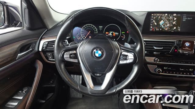 BMW 5 Series 2019 — Şəkil 12/20