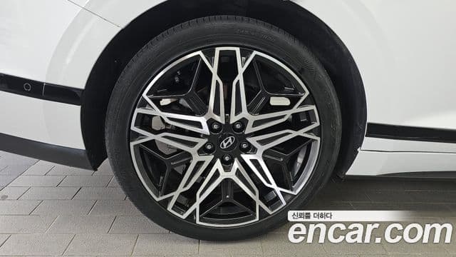 Hyundai Grandeur 2023 — ფოტო 5/20