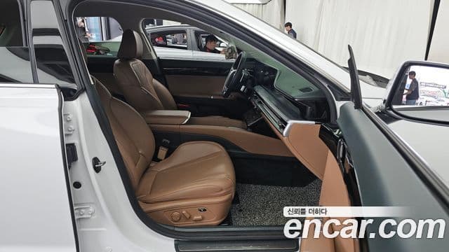 Hyundai Grandeur 2023 — ფოტო 11/20
