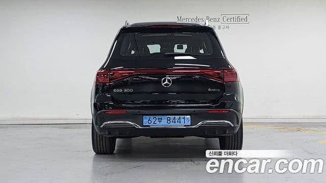 Mercedes-Benz EQB 2025 — Photo 16/17