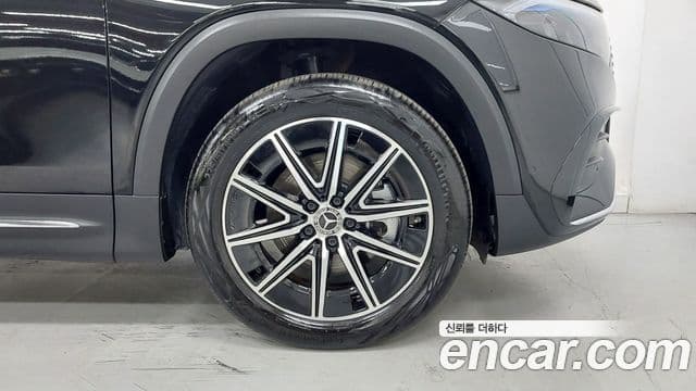 Mercedes-Benz EQB 2025 — Photo 1/17