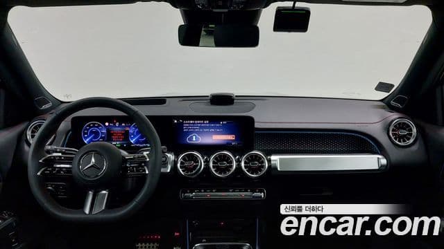 Mercedes-Benz EQB 2025 — Photo 12/17