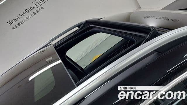 Mercedes-Benz EQB 2025 — Photo 3/17