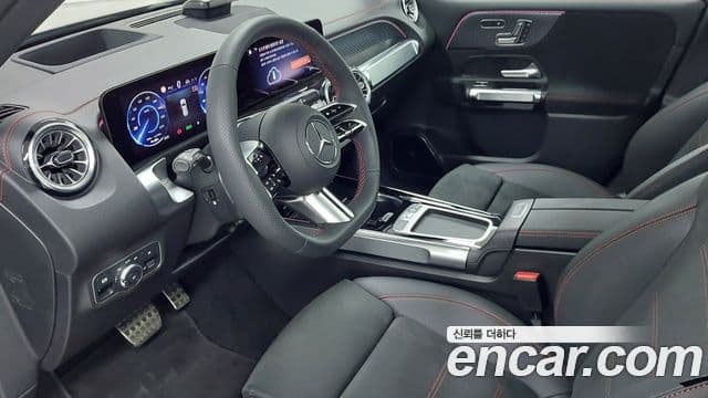 Mercedes-Benz EQB 2025 — Photo 6/17