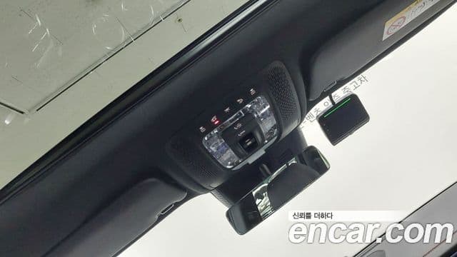 Mercedes-Benz EQB 2025 — Photo 9/17