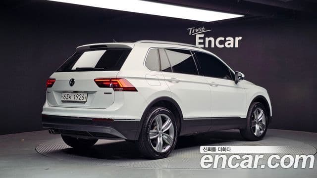 Volkswagen Tiguan 2018 — ფოტო 2/20