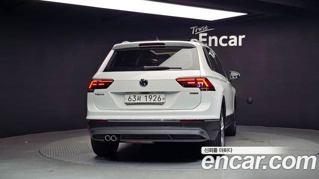 Volkswagen Tiguan 2018 — ფოტო 4/20