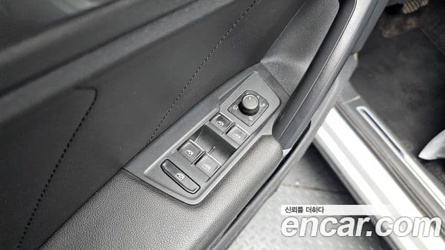 Volkswagen Tiguan 2018 — ფოტო 20/20