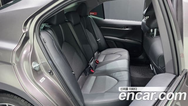 Toyota Camry 2024 — Фото 11/20