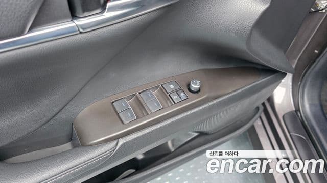 Toyota Camry 2024 — Фото 19/20