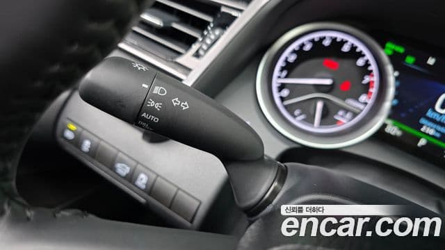 Toyota Camry 2024 — Photo 25/33