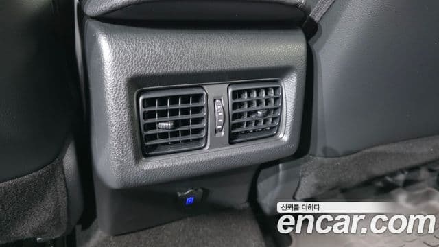 Toyota Camry 2024 — Photo 9/33