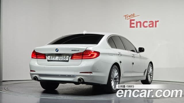 BMW 5 Series 2018 — Şəkil 2/20