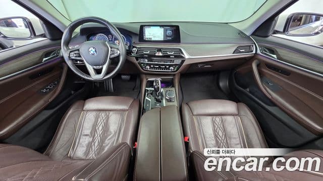 BMW 5 Series 2018 — Şəkil 7/20