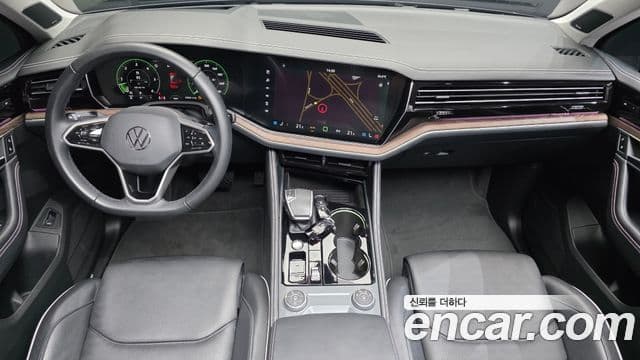 Volkswagen Touareg 2024 — Photo 25/34