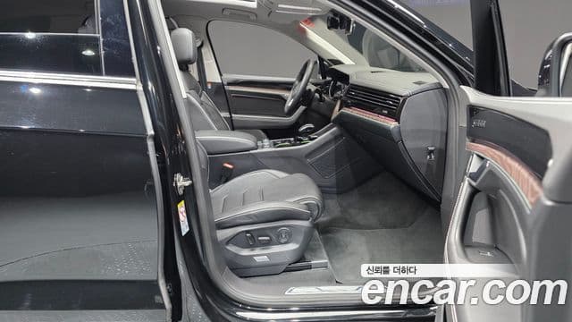 Volkswagen Touareg 2024 — Photo 18/34