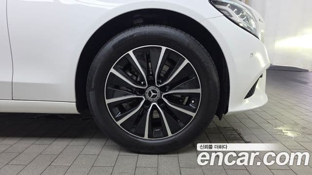 Mercedes-Benz C-Class 2019 — Photo 15/31