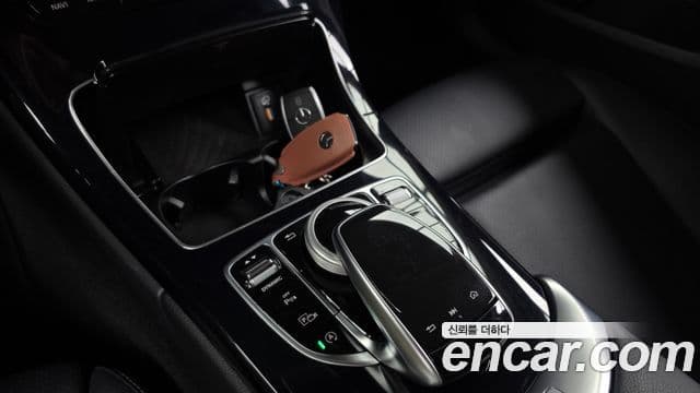 Mercedes-Benz C-Class 2019 — Photo 5/31