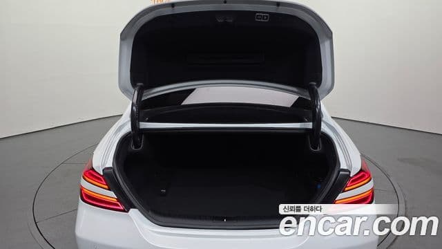 Genesis G70 2022 — Photo 28/35