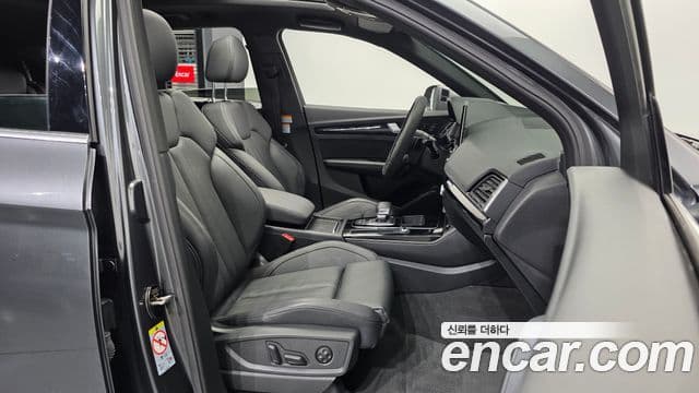 Audi Q5 2021 — ფოტო 16/35