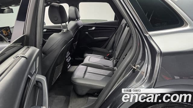 Audi Q5 2021 — ფოტო 22/35