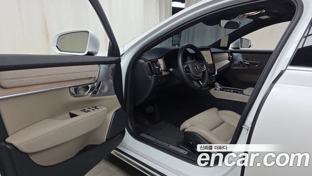 Volvo S90 2025 — Photo 25/37