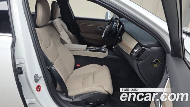 Volvo S90 2025 — Photo 16/37