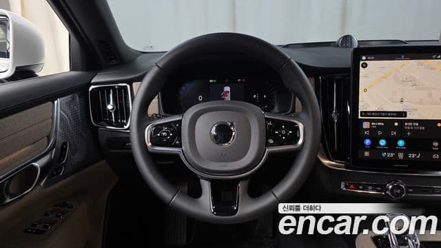 Volvo S90 2025 — Photo 31/37