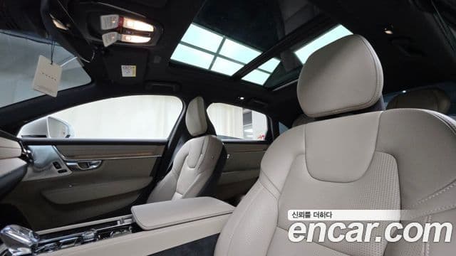 Volvo S90 2025 — Photo 17/37