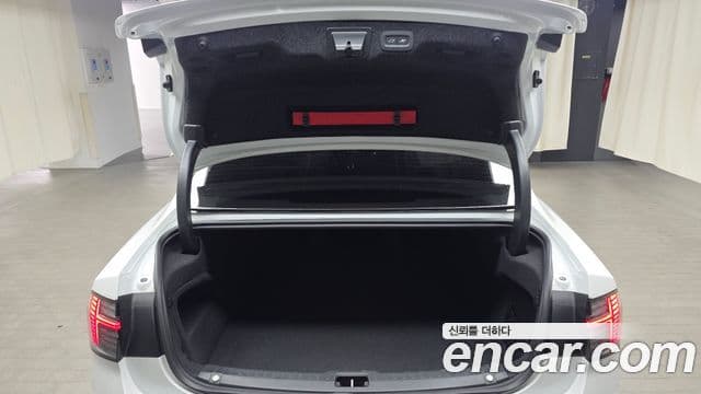 Volvo S90 2025 — Photo 35/37