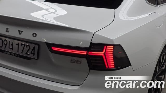 Volvo S90 2025 — Photo 14/37