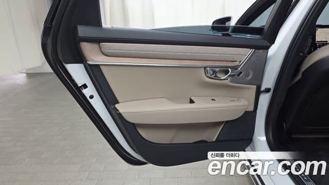 Volvo S90 2025 — Photo 9/37
