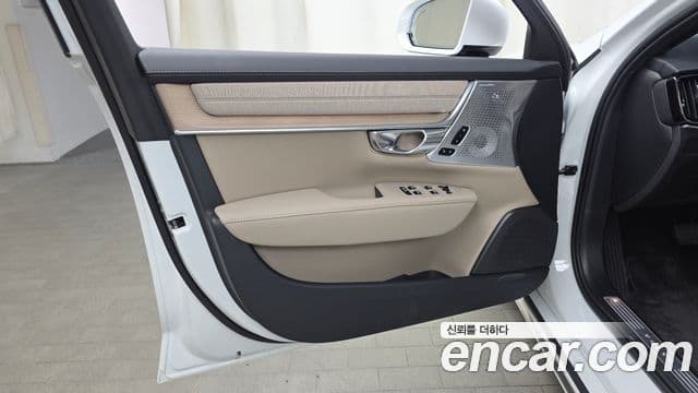 Volvo S90 2025 — Photo 37/37