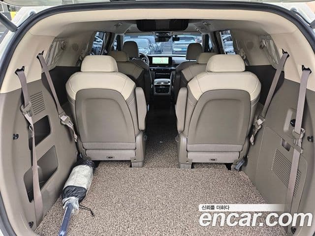 Kia Carnival 2023 — Şəkil 15/20