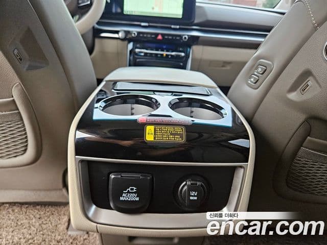 Kia Carnival 2023 — Şəkil 16/20