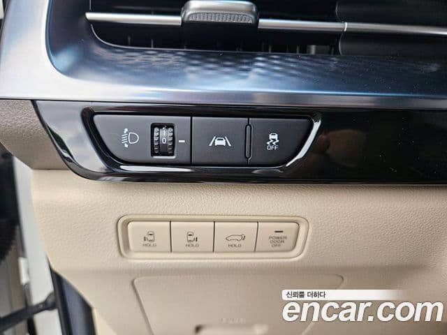 Kia Carnival 2023 — Şəkil 18/20